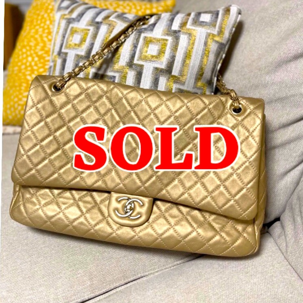 🛑 SOLD 🛑 Authentic XXL Chanel Travel Bag